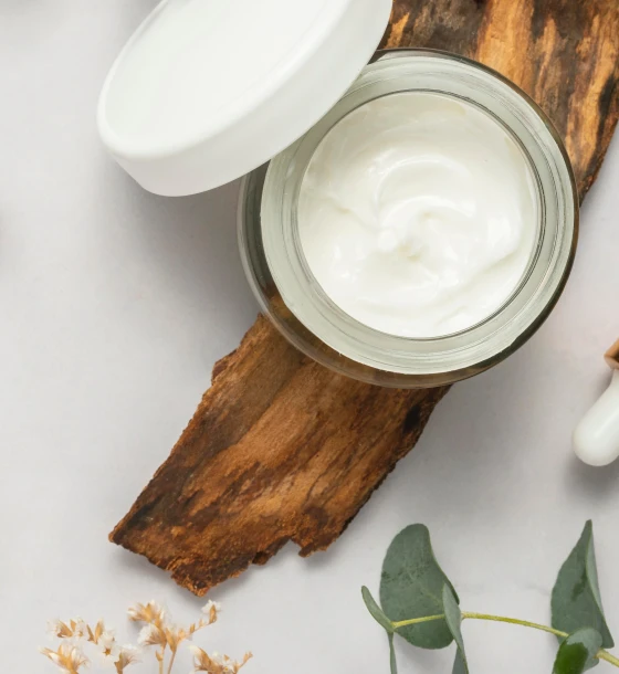 تيشيرت أبيض كلاسيكي